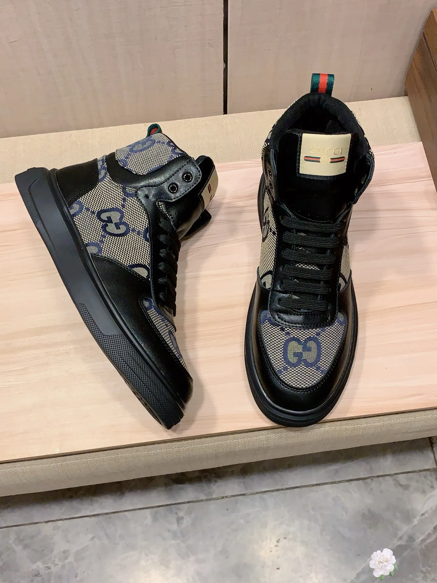 Men's men's shoes💰442💰💰🎩🎩[Lightning][Lightning] "Gucci*" latest • popular casual shoes, top brand [seduce] luxury ~ purchasing agency, top ~ quality. [Strong] The upper is made of imported breathable cowhide with fabric material ➕ Breathable sheepskin feet (•) and fine workmanship. The original stylish and stylish soft rubber wear-resistant and non-slip outsole is light and comfortable on the feet. The real thing looks better when photographed in person. 111: code: 38-44, 3️⃣ colors selected